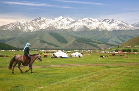 Rondreis KIRGIZIË - 16 dagen; Kleurrijke bergen en vilten hoeden